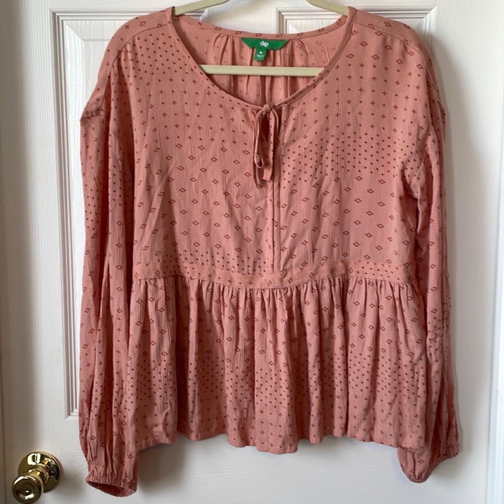 Dip babydoll peach/mauve top. Size medium